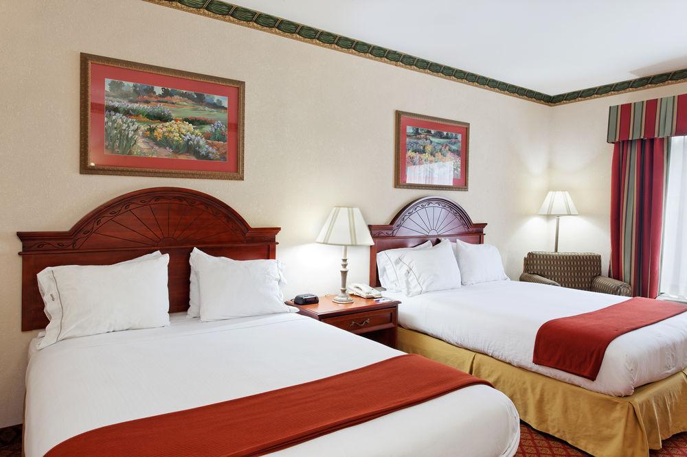 Holiday Inn Express & Suites Tupelo By Ihg Номер фото